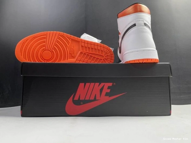 Electro High Jordan Orange Air 1 555088-180 Retro 0630
